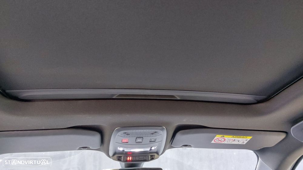 Peugeot e-2008 50 kWh GT Pack - 10