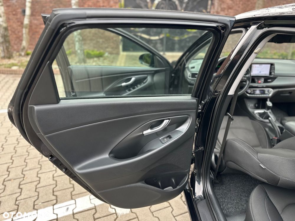 Hyundai i30 1.4 Passion Plus - 37