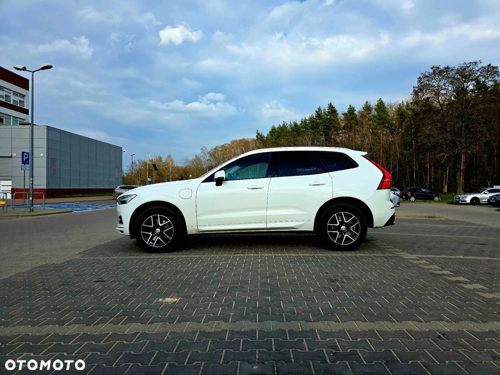 Volvo XC 60 T8 AWD Plug-In Hybrid Momentum - 3