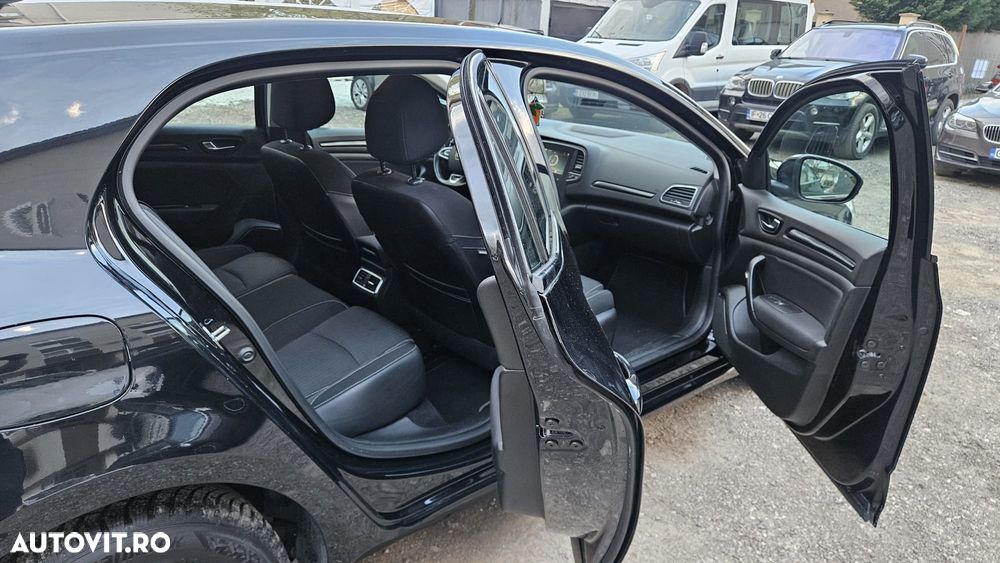 Renault Megane ENERGY TCe 115 Start & Stopp Paris Business - 19