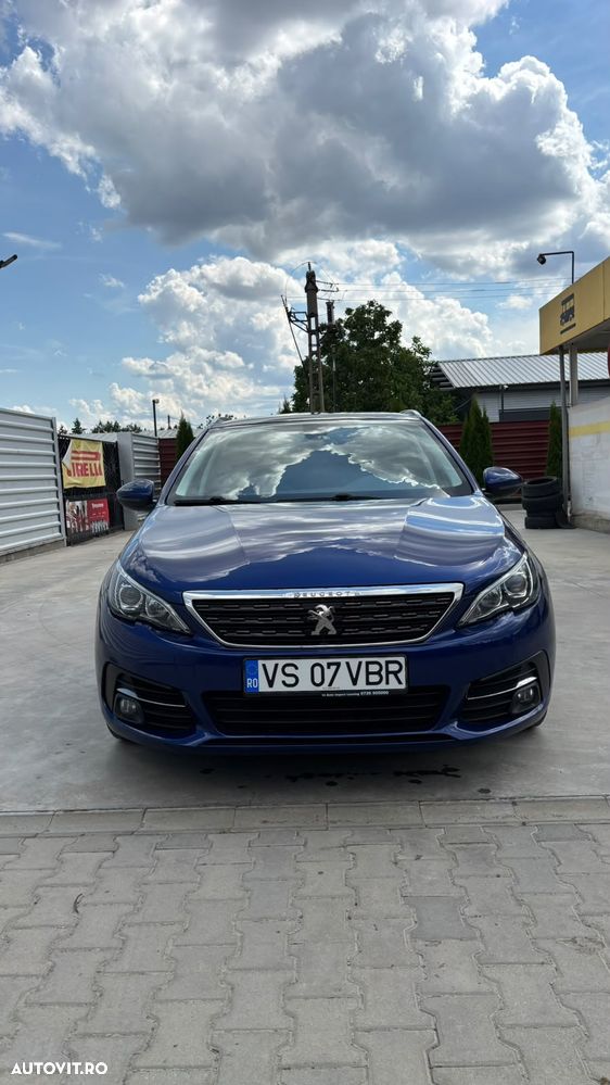 Peugeot 308 PureTech 130 GPF Stop & Start Allure Business-Paket - 1