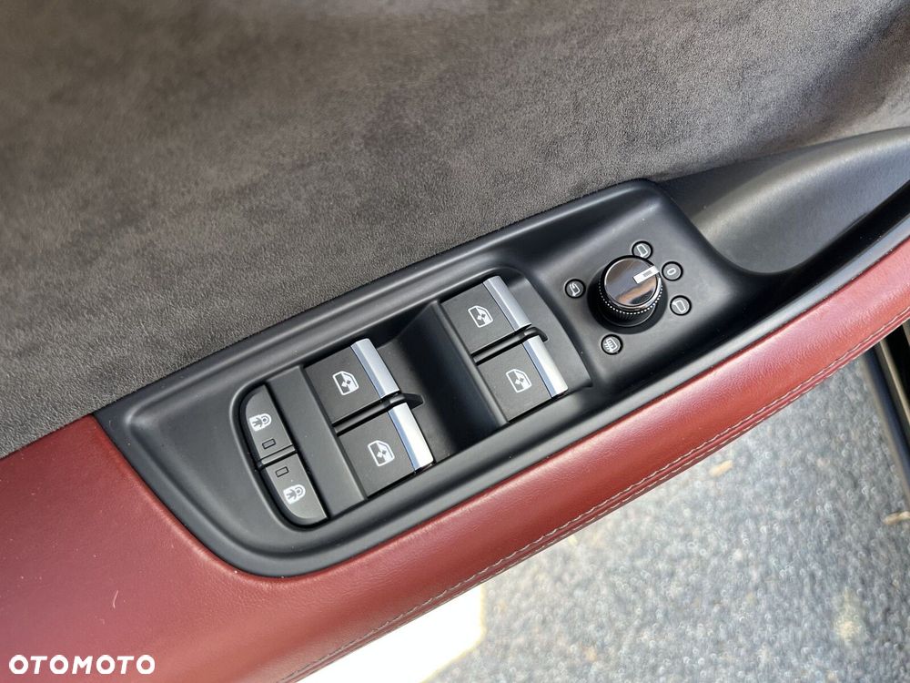 Audi SQ8 - 17