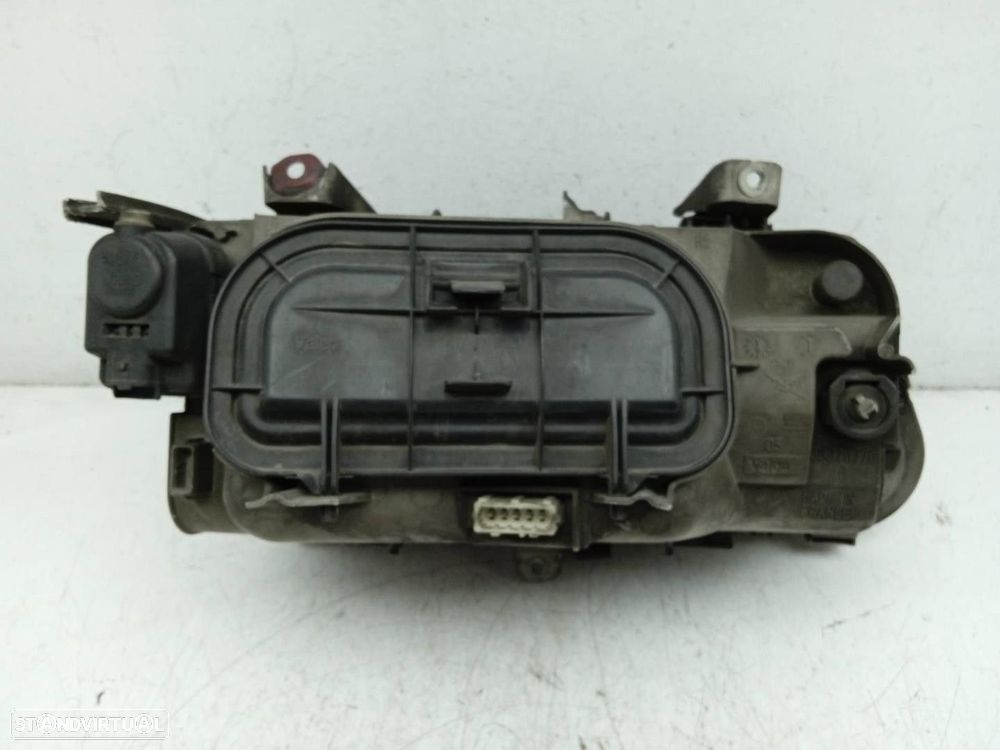 FAROL ESQUERDO FIAT SCUDO CAIXA/CHASSIS 2004 - 2