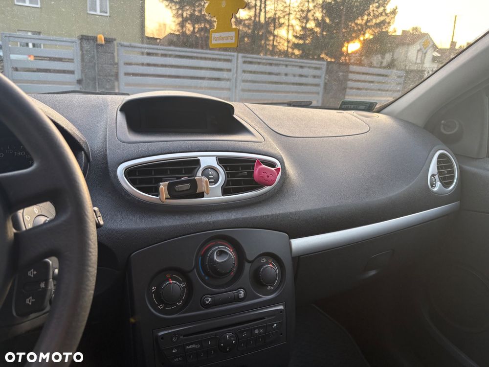 Renault Clio - 8