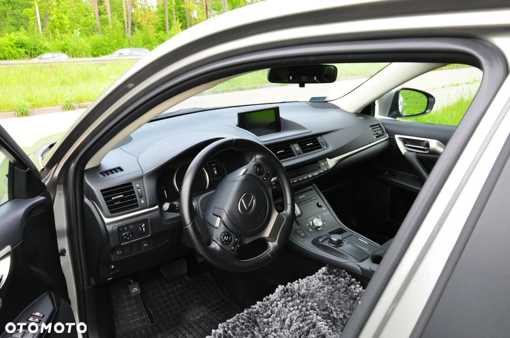 Lexus CT - 14