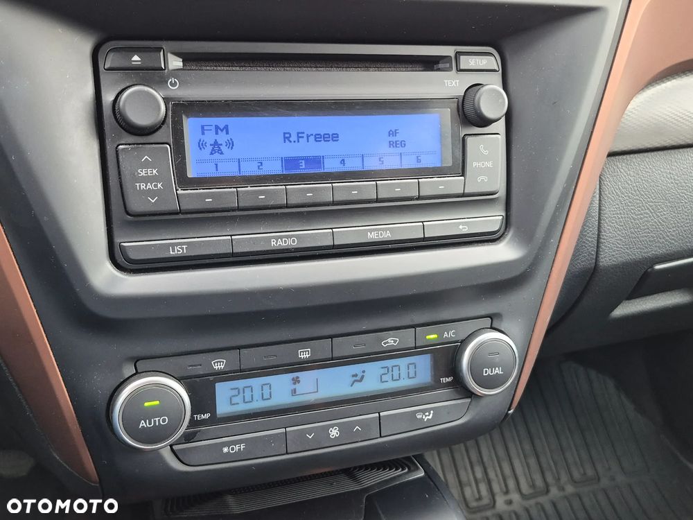 Toyota Avensis 1.8 Premium - 20