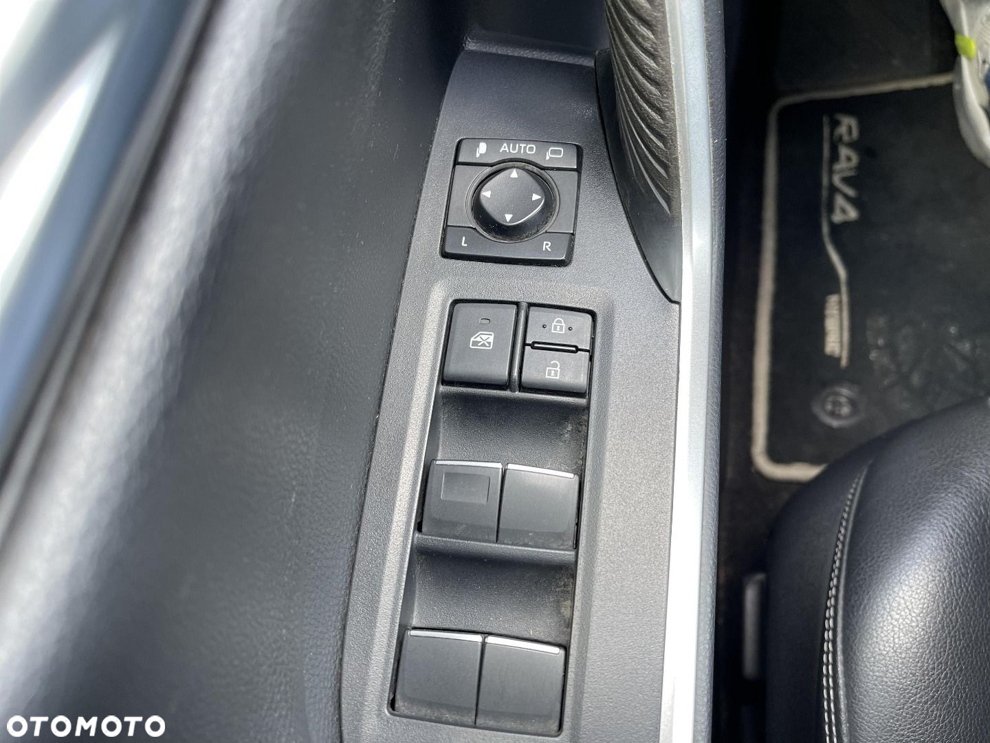 Toyota RAV4 - 17