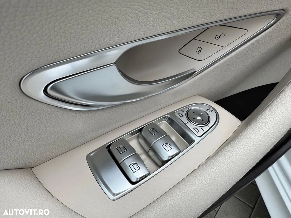Mercedes-Benz E 400 4Matic Coupe 9G-TRONIC AMG Line - 29