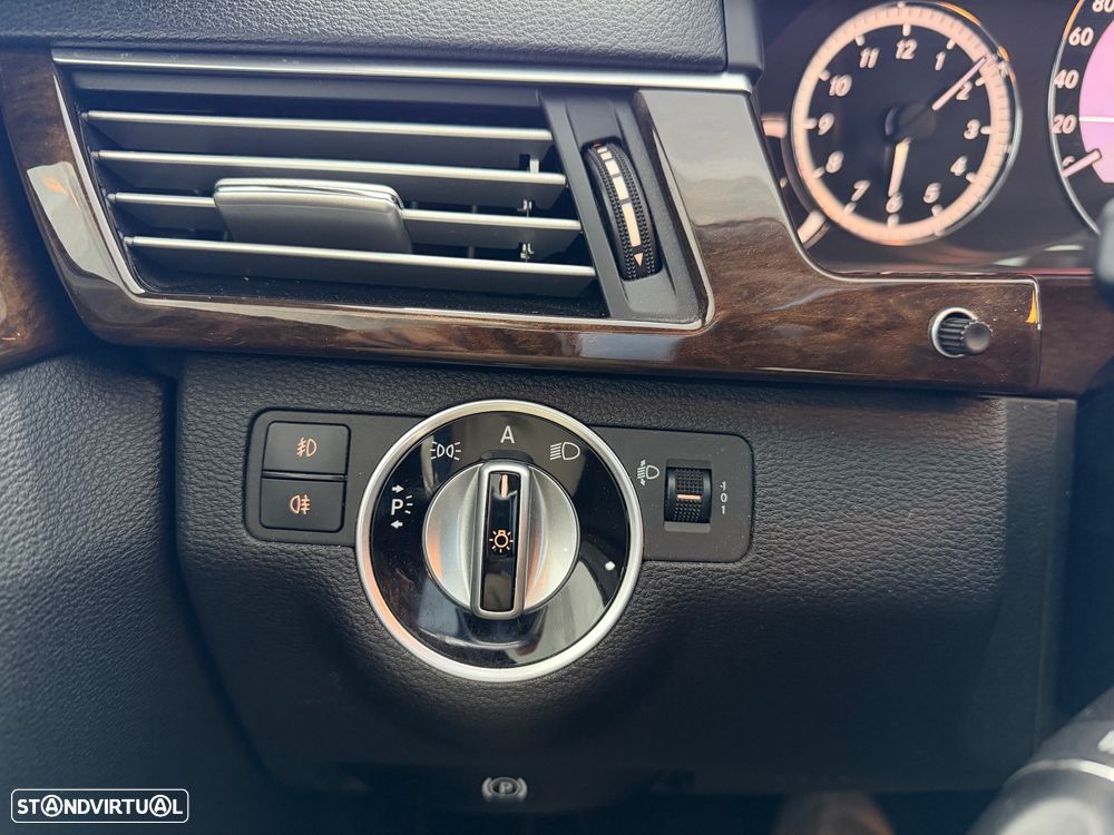 Mercedes-Benz E 220 CDi Classic BlueEfficiency - 25