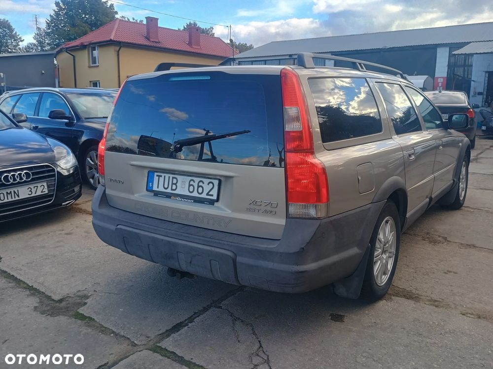 Volvo XC 70 AWD Momentum - 3