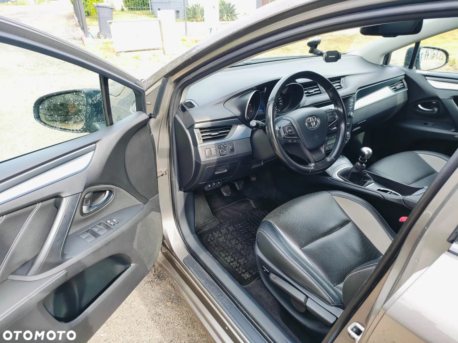Toyota Avensis 2.0 D-4D Premium - 4