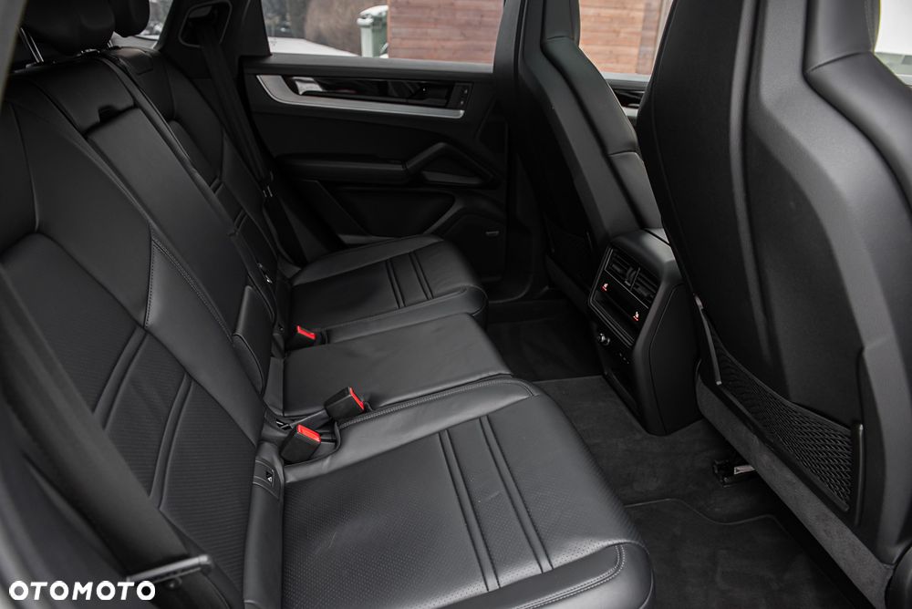 Porsche Cayenne - 34