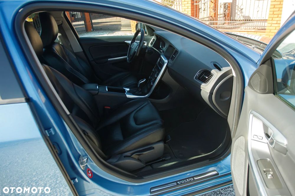 Volvo V60 D3 Geartronic Momentum - 6