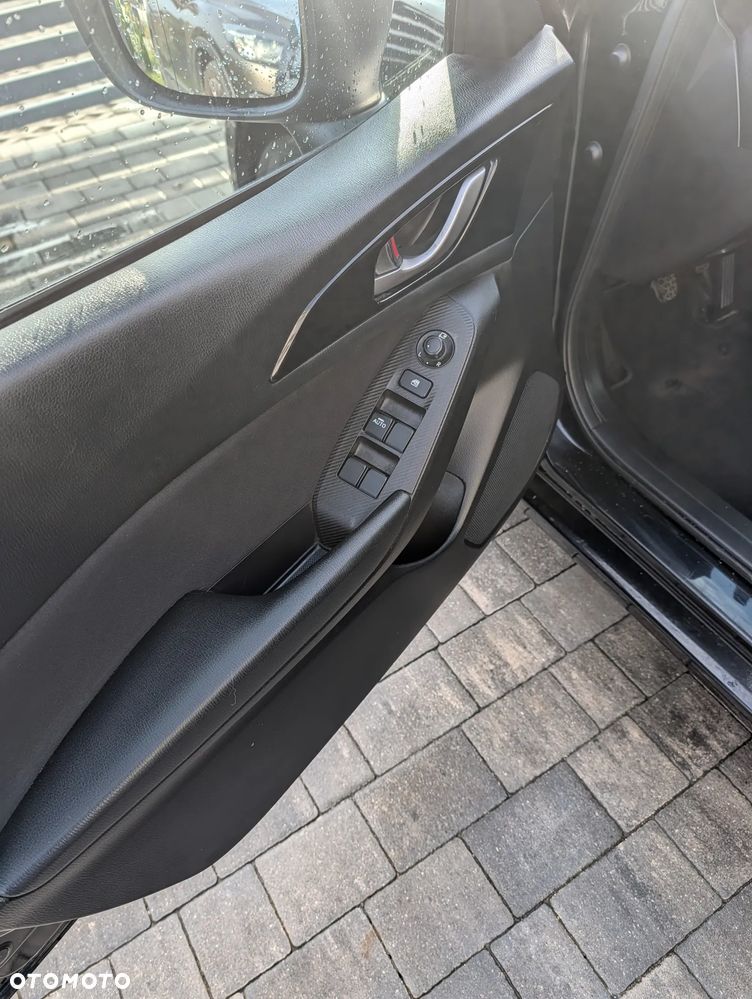Mazda 3 - 10