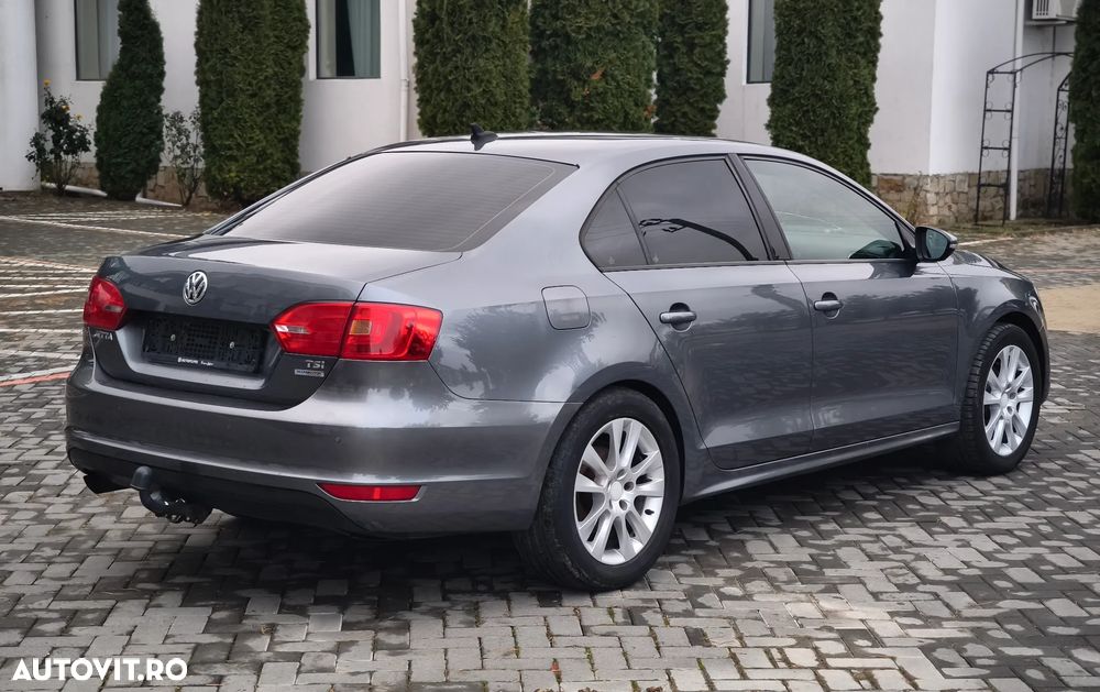 Volkswagen Jetta - 5