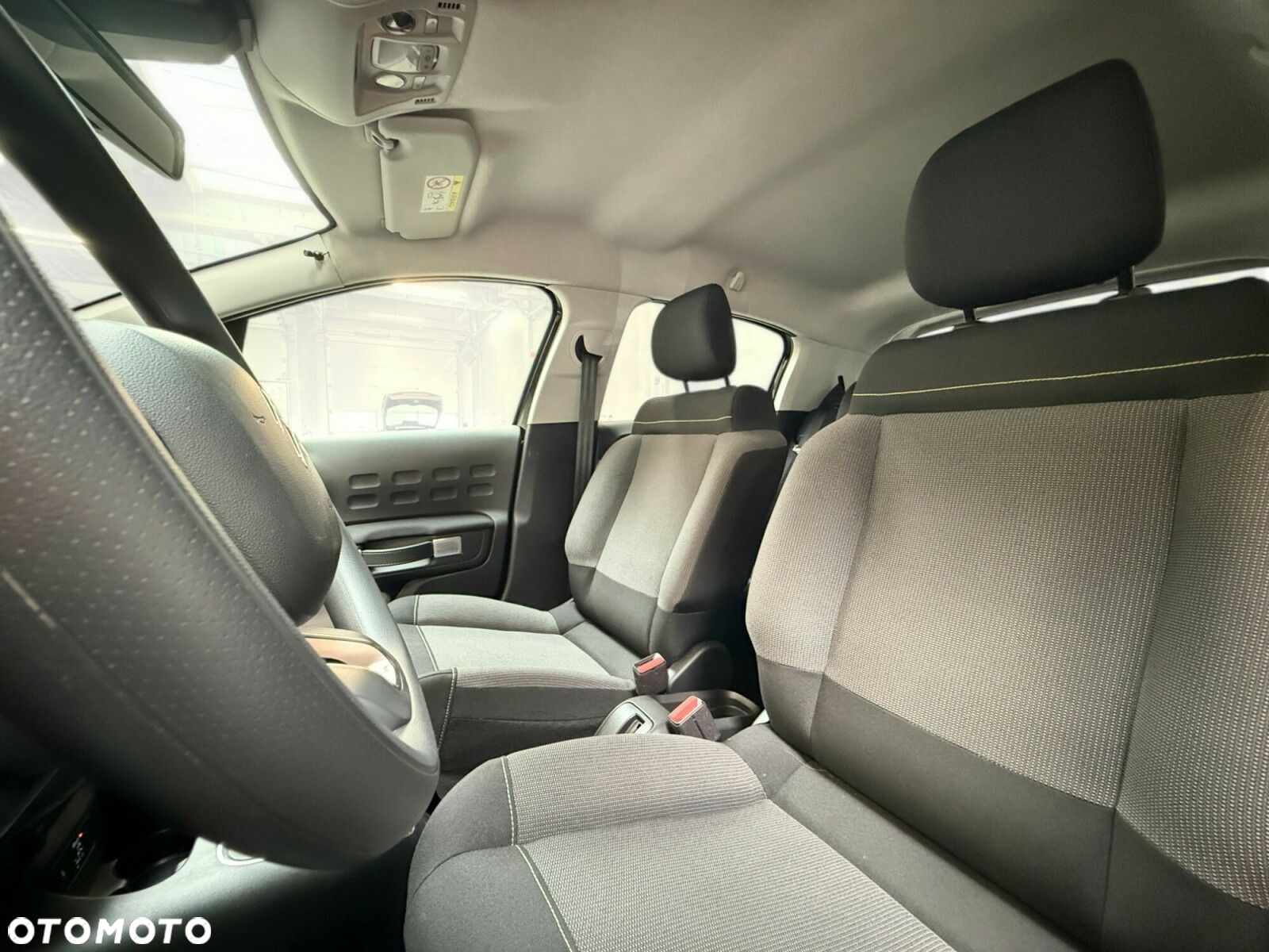 Citroën C3 1.2 PureTech Shine EAT6 - 18