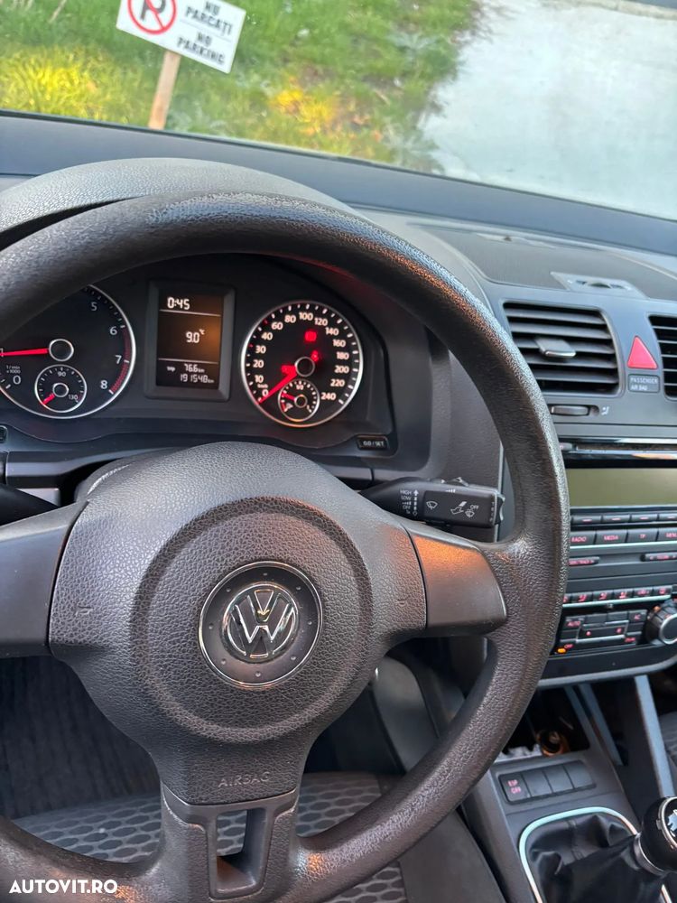 Volkswagen Jetta - 11