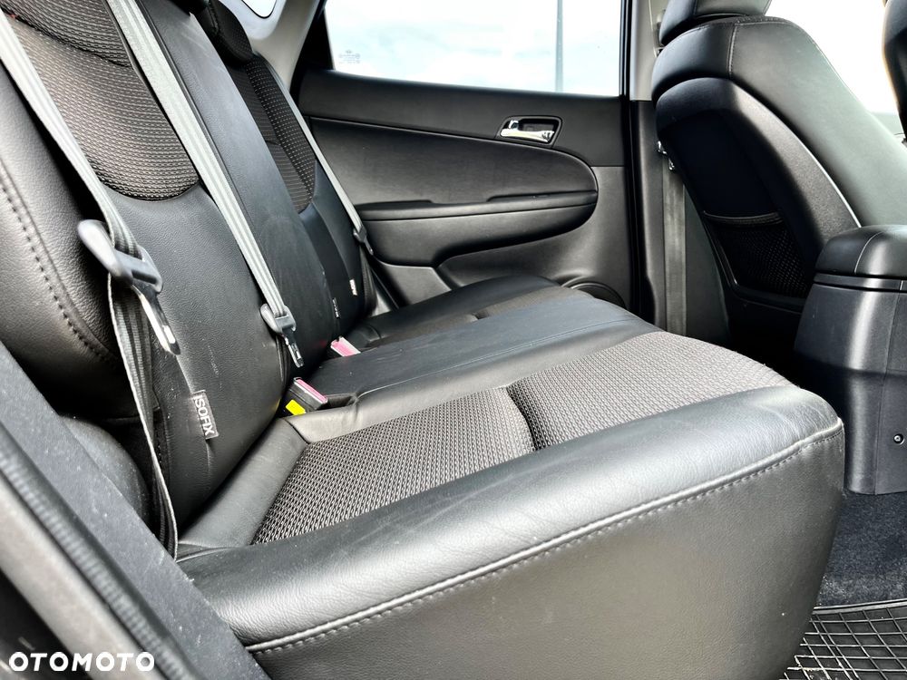 Hyundai i30 1.6 Premium - 11
