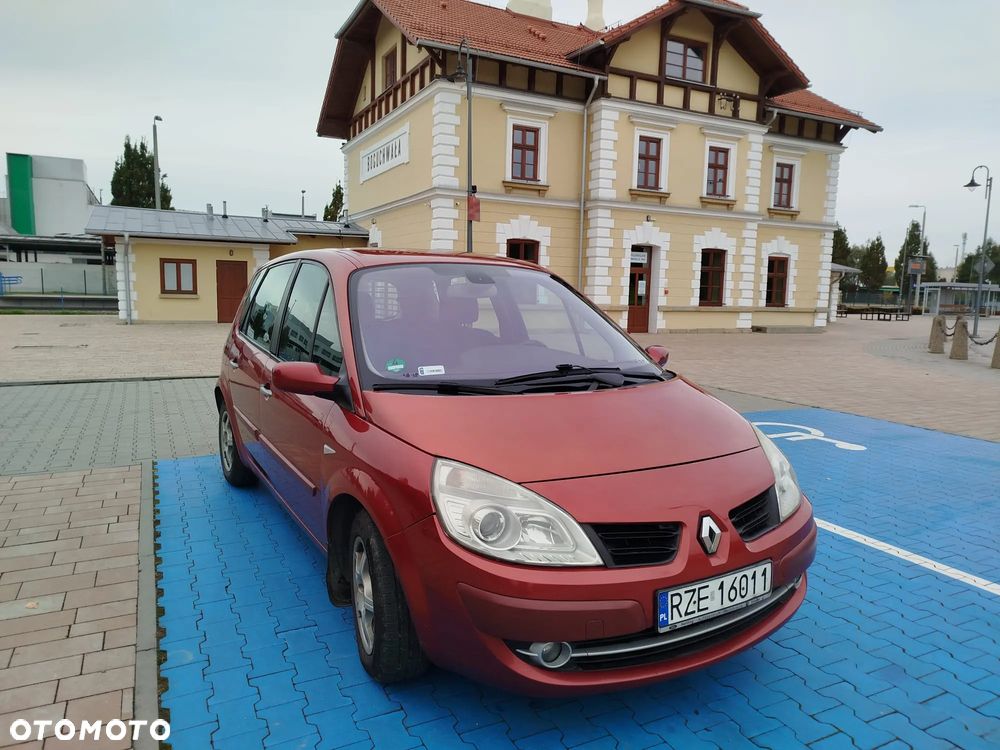 Renault Scenic - 1