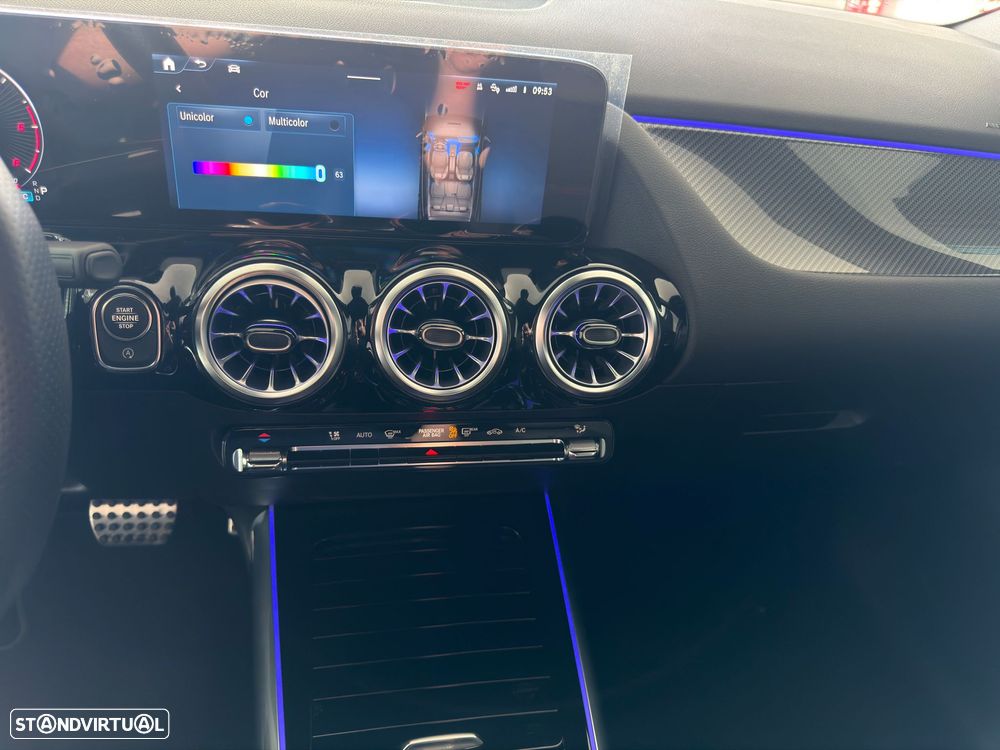 Mercedes-Benz GLA 180 d AMG Line - 16