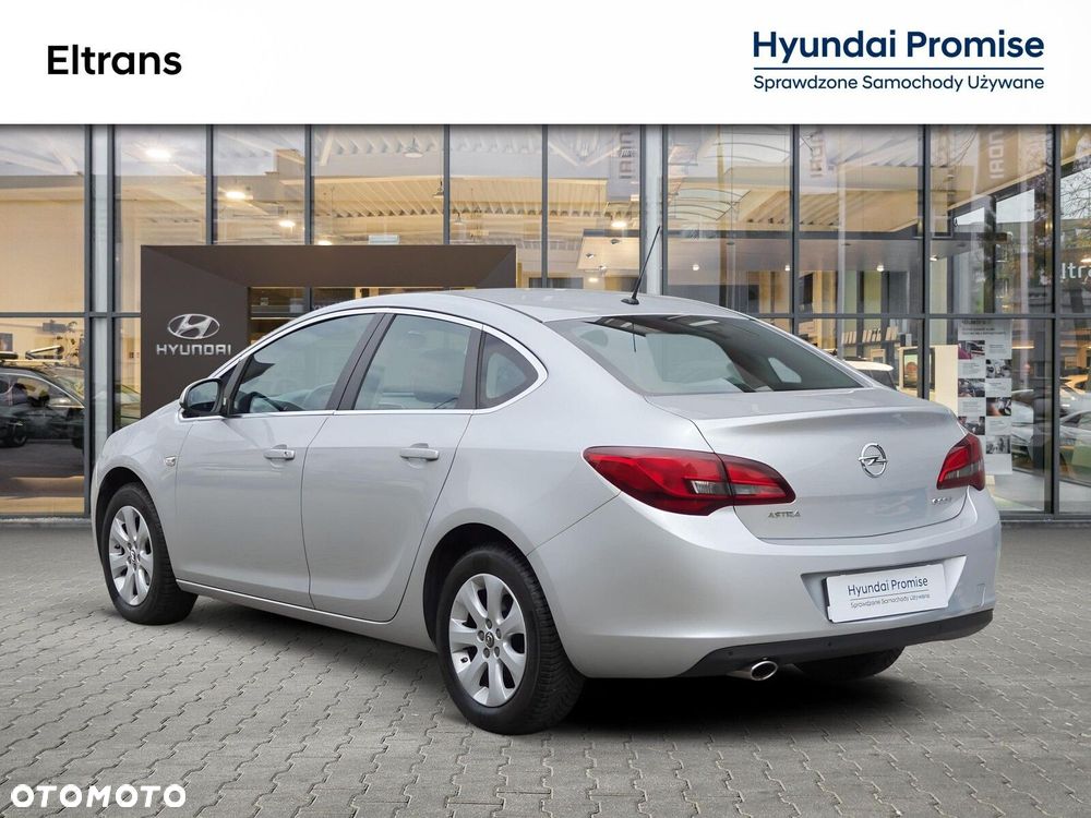 Opel Astra - 4