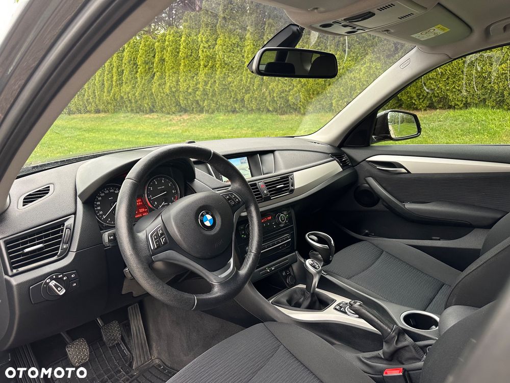 BMW X1 sDrive18i Sport Line - 11