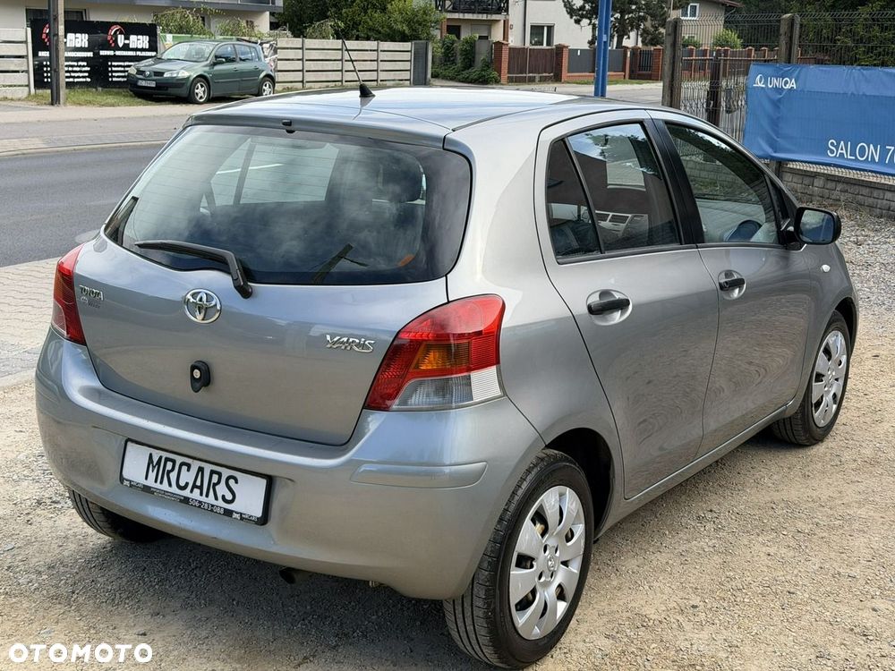 Toyota Yaris - 6