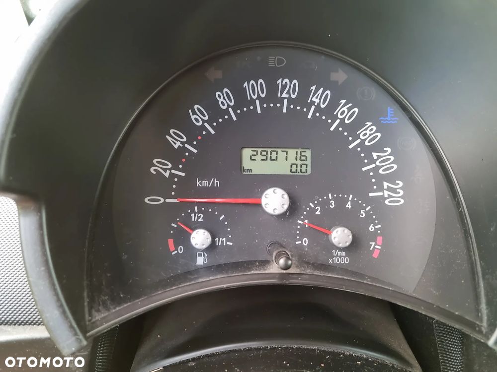 Volkswagen New Beetle - 14