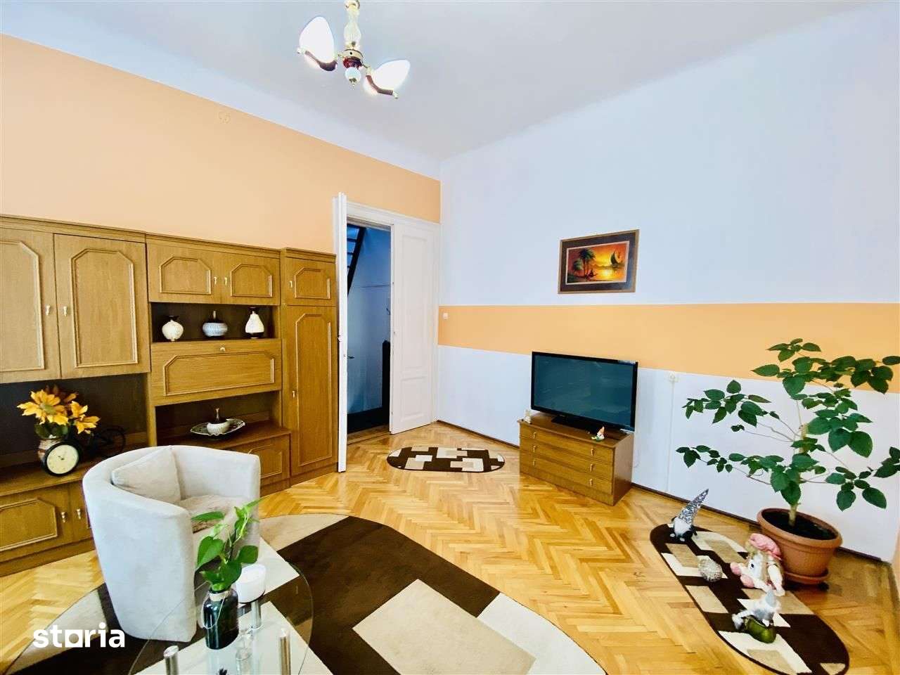 Ap. la vila in centrul Sibiului - 2 camere, pivnita, curte - 65 mpu - Imagine principală: 3/7