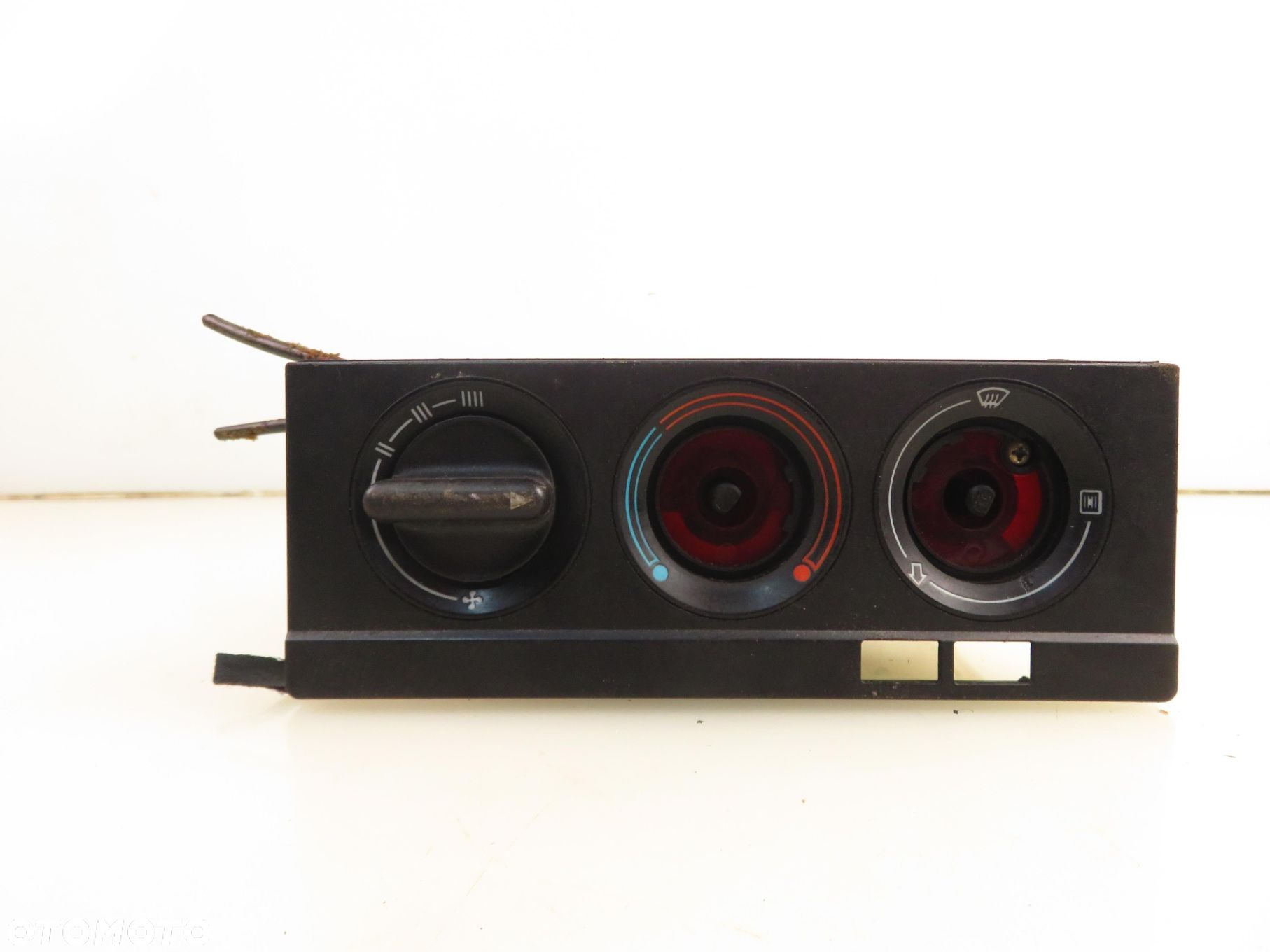 PANEL NAWIEWU Z AC AUDI 80 B4 8A1820073 - 1