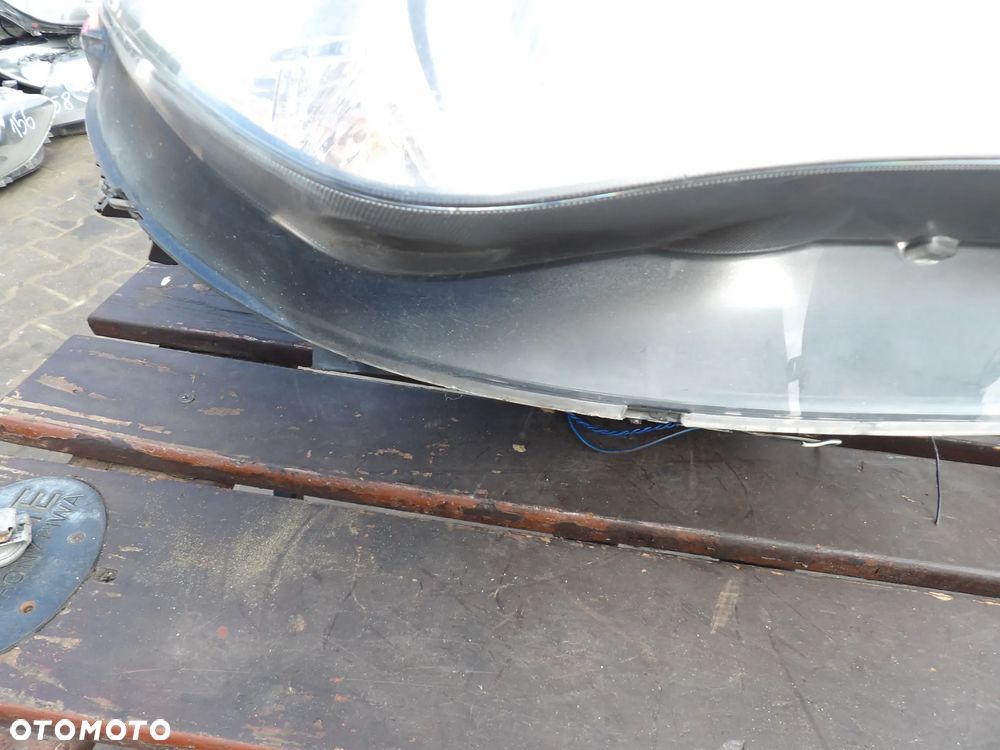 BMW - E84,X1 - LCI - PRAWA LAMPA PRZEDNIA - UK - 7290236 - 3