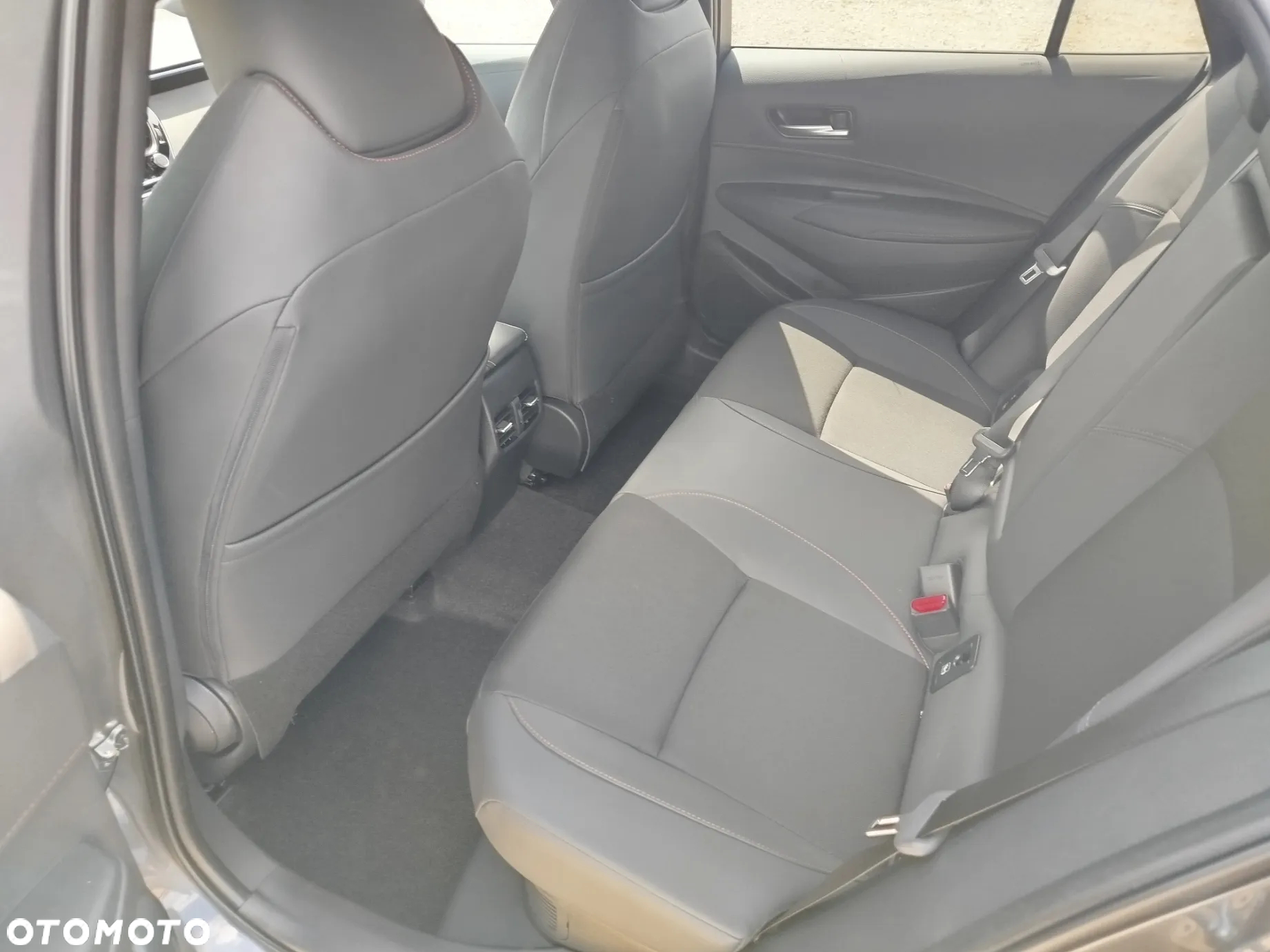 Toyota Corolla 1.8 Hybrid GR Sport - 19