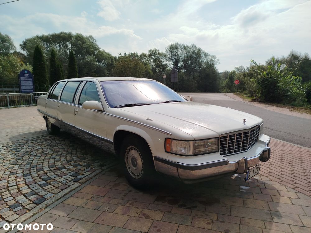 Cadillac Fleetwood 1996 photo 3