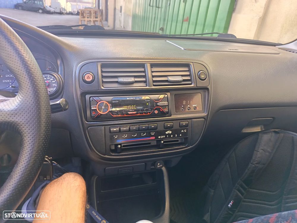 Honda Civic 1.6 ESi - 7