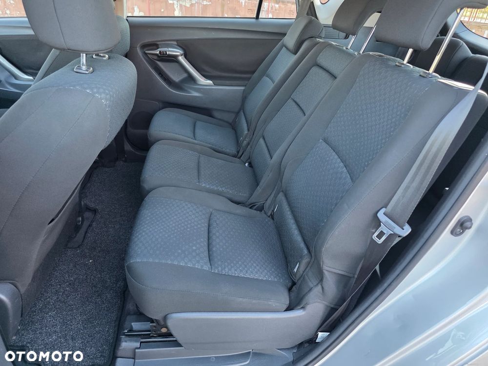 Toyota Verso 1.8 Multidrive Edition - 16