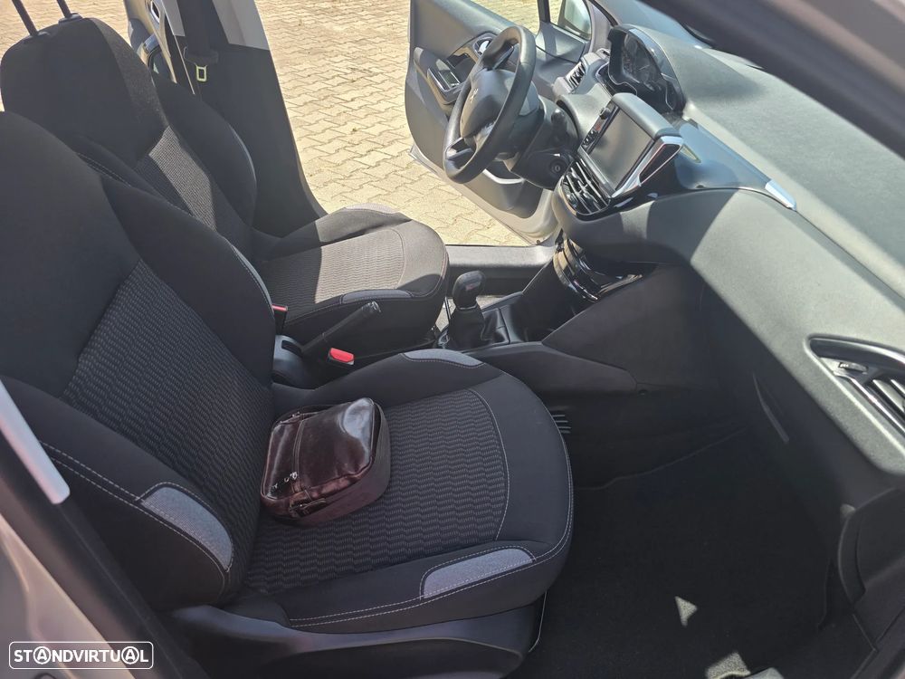 Peugeot 208 PureTech 82 Start & Stop Active - 17