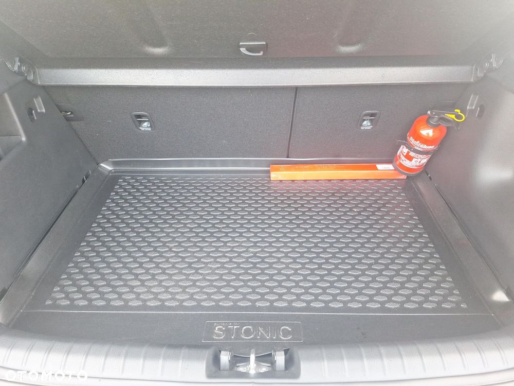 Kia Stonic 1.0 T-GDI L Business Line DCT - 17