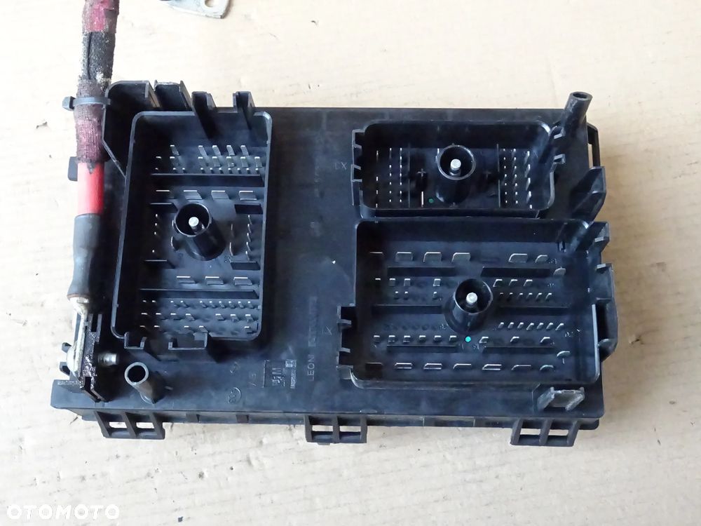 MODUŁ NADWOZIA SKRZYNKA BEZPIECZNIKÓW PRZÓD TW RU OPEL ZAFIRA C ASTRA J kod PIN - 3