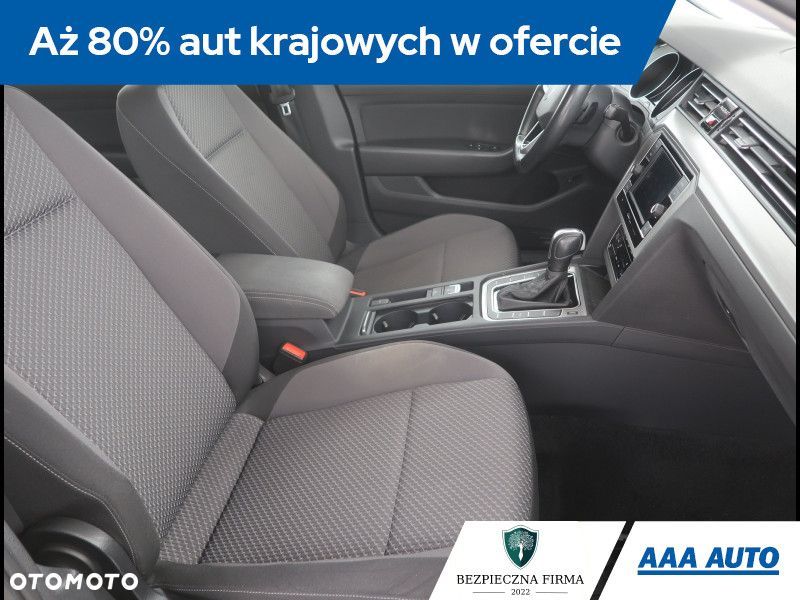 Volkswagen Passat Variant - 11