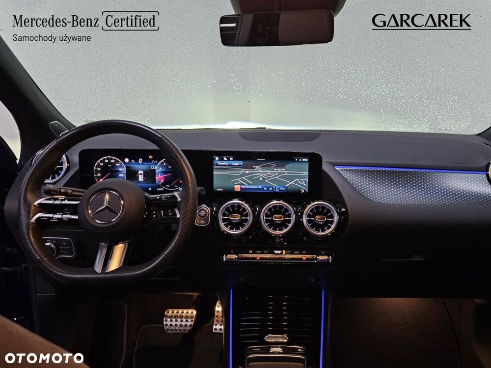 Mercedes-Benz GLA - 16