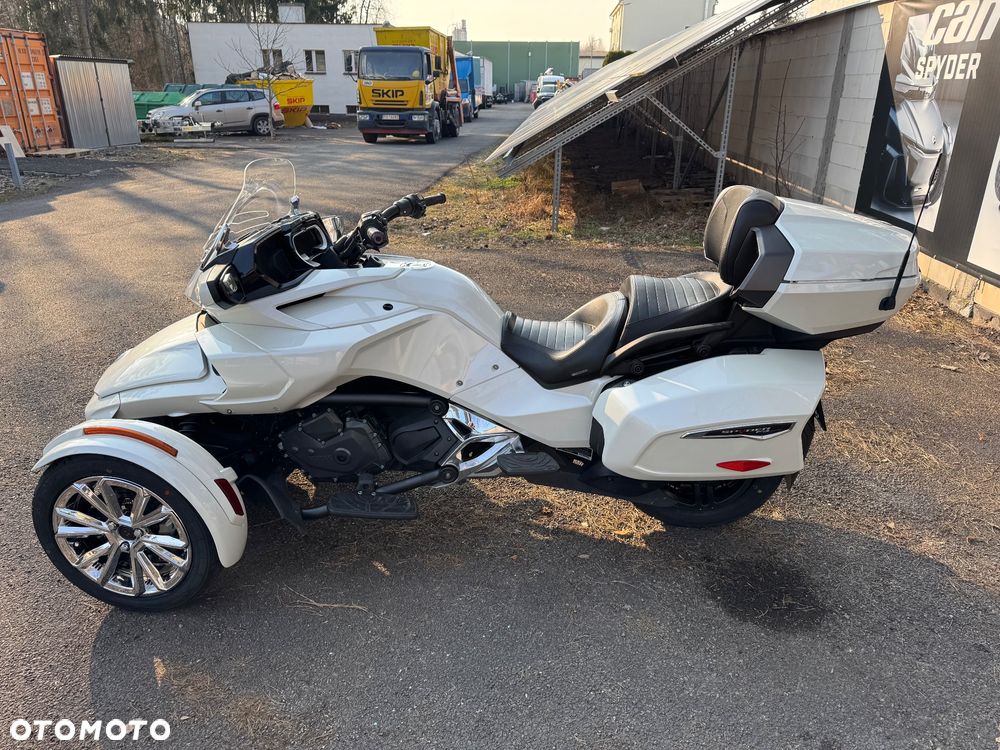 Can-Am Spyder - 9