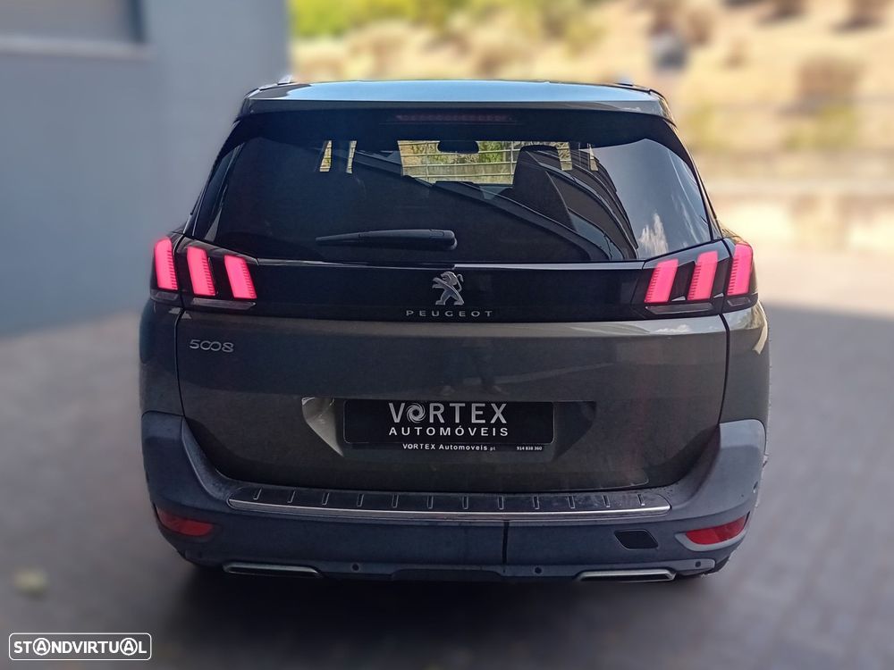 Peugeot 5008 2017 photo 4