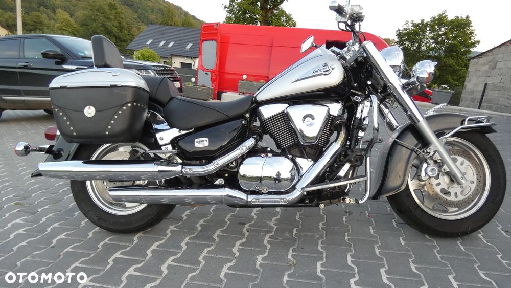 Suzuki Intruder - 1