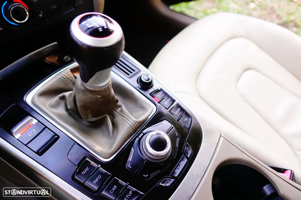 Audi A4 2.0 TDI S-line - 8