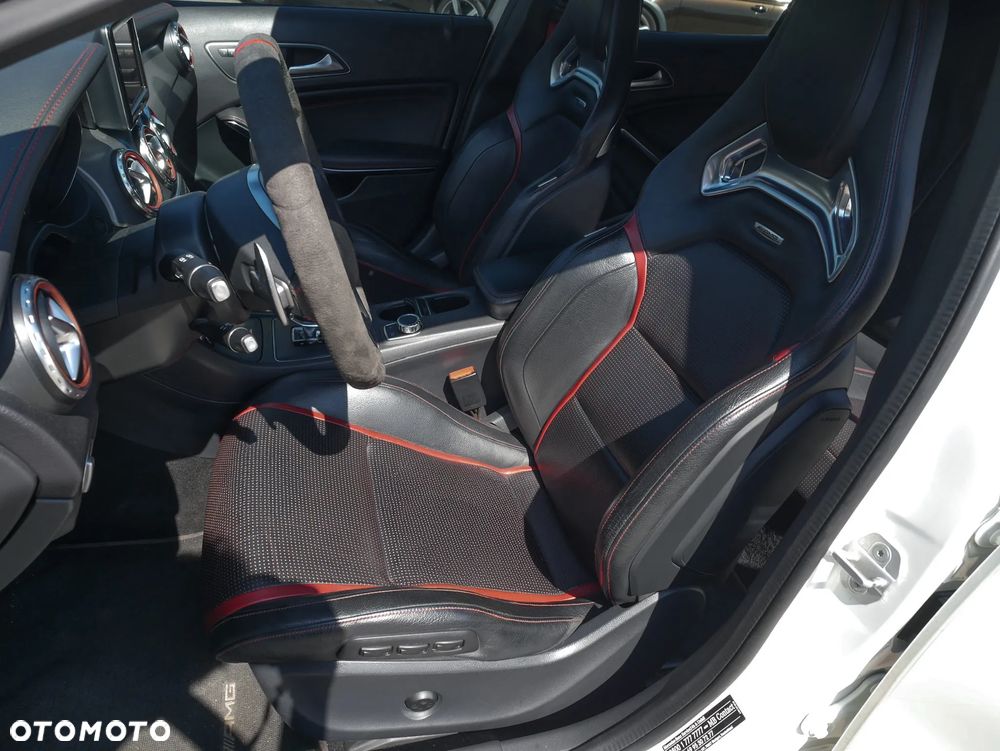 Mercedes-Benz GLA 45 AMG 4-Matic Edition 1 - 12