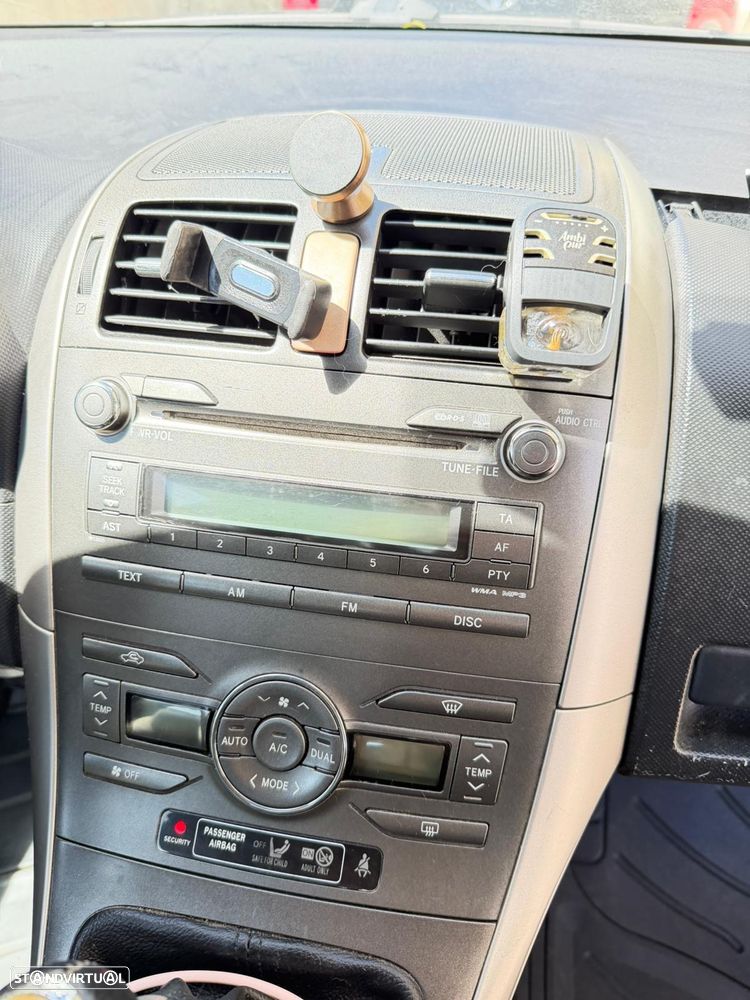 Toyota Auris 1.4 D-4D Sol - 6