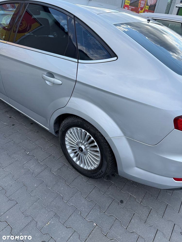 Ford Mondeo 2.0 TDCi Ambiente - 17