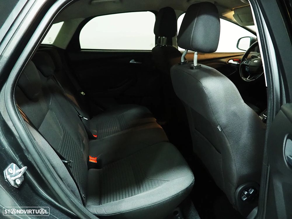 Ford Focus 1.5 TDCi Titanium - 16