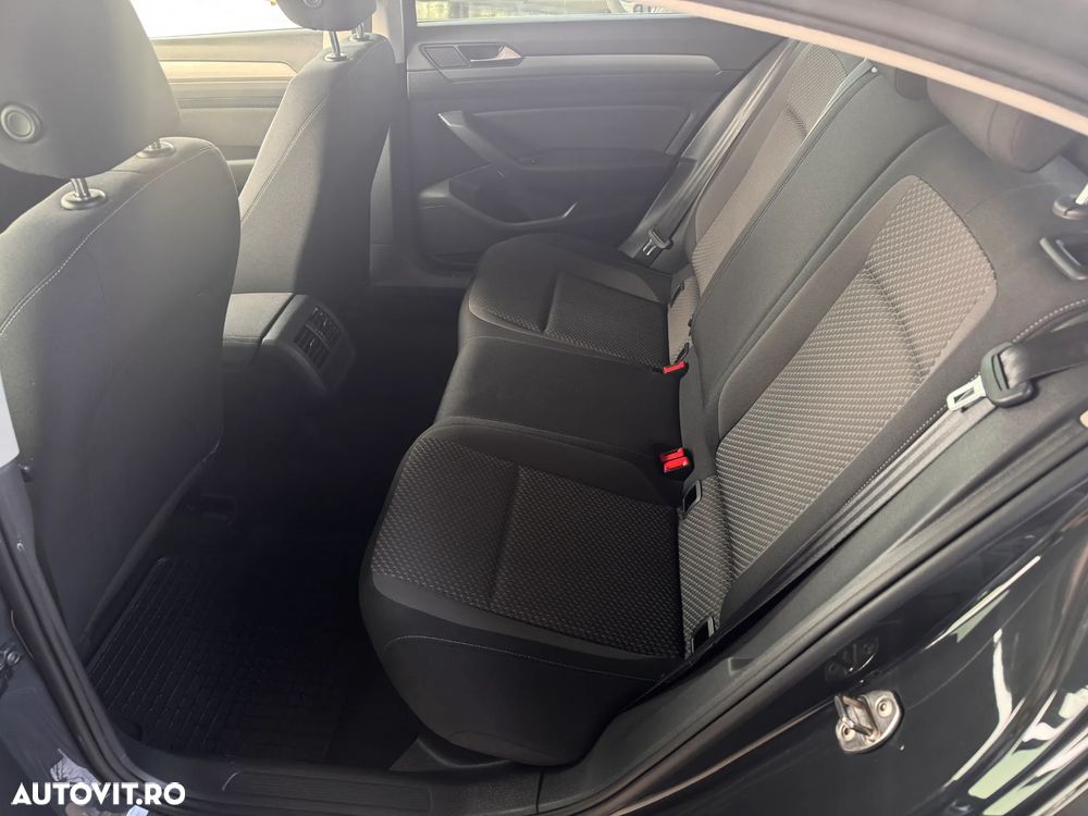 Volkswagen Passat - 27