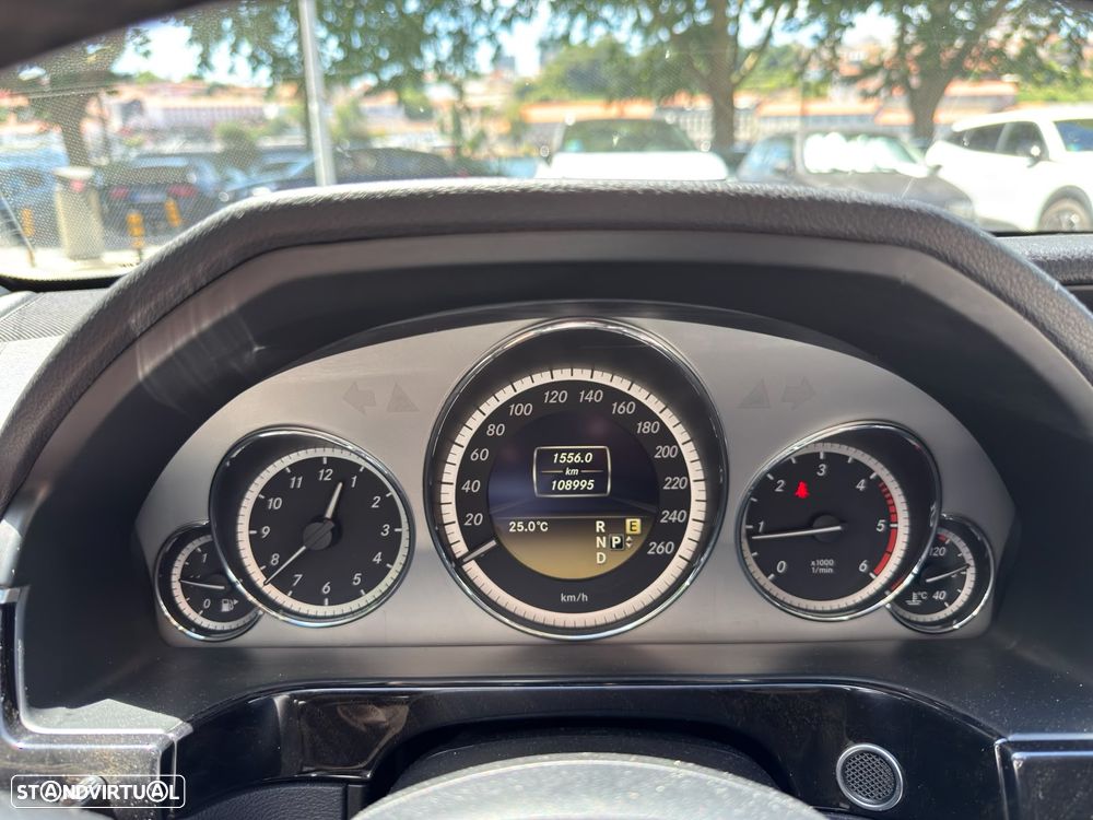 Mercedes-Benz E 220 CDi Avantgarde BlueEfficiency Auto - 16